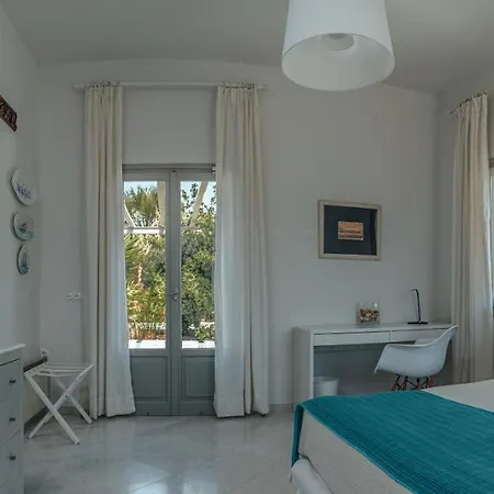 Terra * Parikia (Paros)